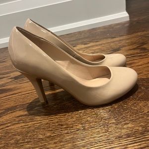 Kelly and Katie Beige heels Size 8